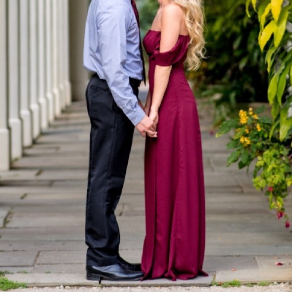 Lulus Burgundy Maxi Dress XS